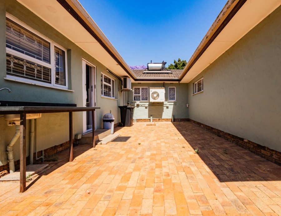 8 Bedroom Property for Sale in Joostenbergvlakte Western Cape